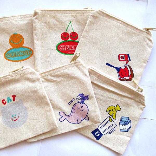 人気のおえかきさんシリーズのポーチのご紹介！可愛いデザインがいっぱいですのでお好みのデザインを楽しく選んでね〜♪★こちらの商品は当店系列店舗と在庫を共有している為タイムラグの理由により、ご注文頂いた後に売り切れとなる場合がございます。ご了承...