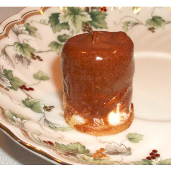 軽いチーズスフレを、濃厚なチョコムースが優しく包み込みました。この食感、このハーモニー。食べた人にしか分からない。