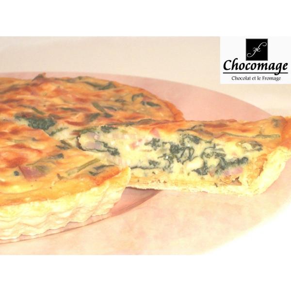 オードヴルにキッシュ。カット済なのでお手軽。冷たく冷やしても、軽く温めてもGood。旨味が凝縮されたベーコンとほうれん草は相性抜群です。コクと旨味のグリエールチーズ、たっぷり、トロトロです。冷凍でのお届けです。冷蔵品始めました。「ご注文内容...