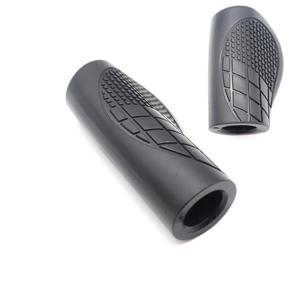 商品名 　ハンドルグリップサイズ：11CM、7.5CM重さ：　150g対応内径：20-22mm電動アシスト自転車、クロスバイク、マウンテンバイク、ミニベロなどのスポーツサイクル用グリップです。握りやすく、ダブルロックオン式でしっかりと固定で...