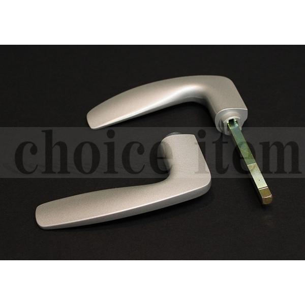 送料無料 ダイケン 室内ドア 開き戸 レバーハンドル RNデザイン 角長座用 newRIII Tシルバー 品番：PQDR3HRNZS レバーハンドルのみ単体での販売