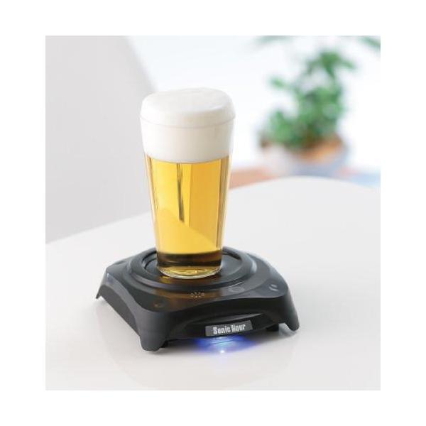 お手持ちのグラスにビールを注ぎ、「ソニックアワー」本体の上にのせてソニックタッチスイッチに触れるだけで、きめの細かい極上の泡を楽しめます。本体下部にはインテリアとしても美しい8色のLEDを装備しています。ご家庭で、本格的なビールをお召し上が...