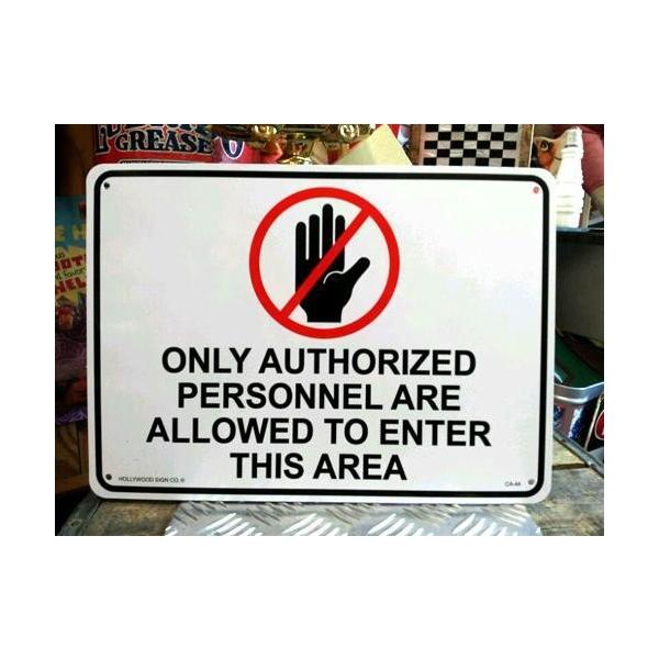 USA注意看板　契約者以外牽引！ USA注意看板 契約者以外牽引！ USA注意看板 契約者以外牽引！