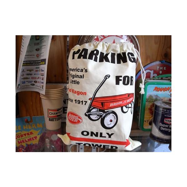 可愛いアメリカンな巾着袋。コップやハブラシ・お弁当などなど。巾着袋ってなぜかそういうものを入れたくなりますね！子供の保育園・幼稚園用のシューズ袋にも最適です。 旅行などの時にも活躍します。 壁などに掛けてお部屋のインテリアにもおすすめ！ サ...