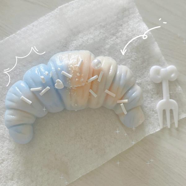 ○スクイーズ○海塩クロワッサン 海外作家 手作りハンドメイド