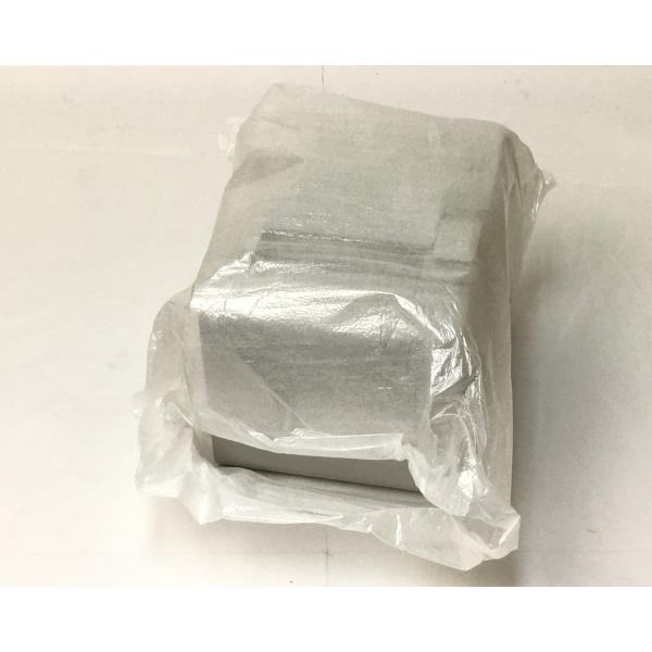 インターフェースはRS232C接続のみです接続です。レシート幅は80mm 58mm等　38mm〜70mmが仕切り板で選択可能です。 【メーカー】EPSON【型番】TM-L90 001【仕様】 【オプション】 本体、レシート仕切り板付属します...