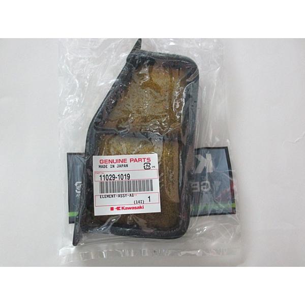 カワサキ純正250TR用エアクリーナーエレメントです。■部品番号：11029-1019■主な適合：250TR(2002y/BJ250-F1〜/BJ250F-000001〜)※適合にご不安の場合はこちらにてお調べさせていただきます。■送料サイ...