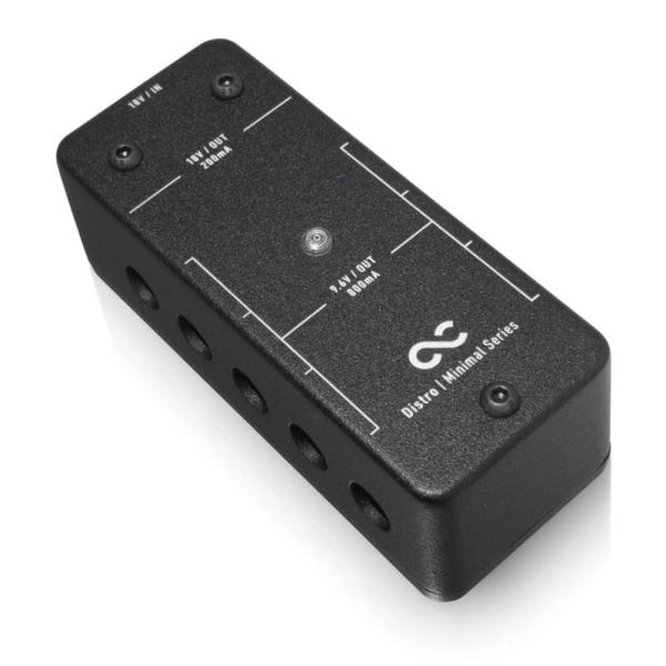 ペダルボード上でスペースを取らず、多くのエフェクターに電源を供給する。One Control Distroは、ミニサイズパワーサプライの決定版として世界中のペダルボードに設置され、多くのギタリストのシステムを支えています。