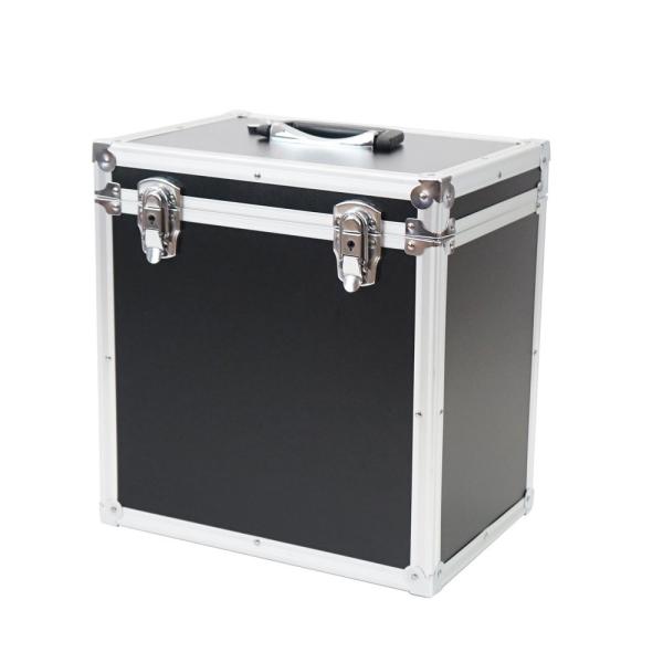 CNB（シーエヌビー） LPC-310 BLK LPレコードハードケース です。LP盤のレコードが約50枚収納可能なハードケースです。サイズ：　高さ300×幅325×奥行225mm上蓋側の内寸（厚み）：35mm蓋は取り外しが可能です。カラー...