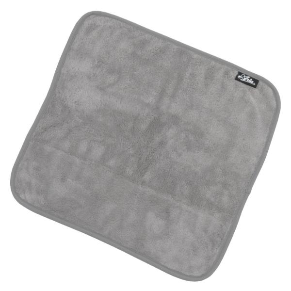 ARIA アリア CC-1200 Gray Polishing Cloth 楽器用ポリッシングクロス グレー  表面と裏面で異なる生地感を採用した厚手の楽器用クロス。 厚手の面は汚れを拭き上げる用として、薄手でやわらかい面は仕上げの拭き上げ...