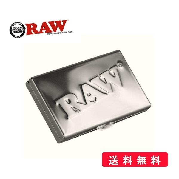 RAWのロゴが輝くシンプルでお洒落なシルバーのメタルケース。300’sペーパーがそのまま入り、しっかり保護できる専用ケースです。巻いたたばこ：6本(1 1/4サイズ)も収納可能で、 持ち運びに最適なシガレットケースとしてもお使えいただけます...