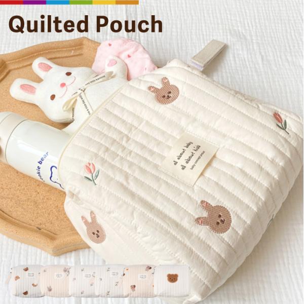 可愛い刺繍入りのおむつポーチ。 オムツだけでなく衣類や赤ちゃんに必要なグッズを入れて持ち歩けます。 肌触りが優しいコットン素材を使用しています。 持ち手に面ファスナーが付いているのでフックに掛けるだけでなくベビーカーのハンドル部分に巻きつけ...