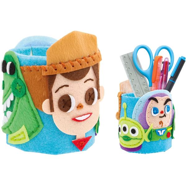 フェルト生地を縫い合わせてぬくもりあるペン立てが作れます。トイレットペーパーの芯を再利用して作るキットです。フェルトには縫い穴があり、先丸のプラスチック針で縫い合わせるので小さなお子様でも安心。工作とソーイングの両方が楽しめます。セット内容...