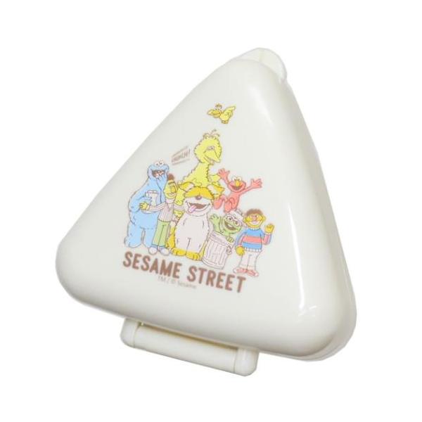 「お弁当箱 シール容器」 セサミストリート グッズ お弁当箱 キャラクター 抗菌おにぎりケース レトロ セサミストリートのかわいいランチ雑貨シリーズ 大人気セサミストリートのキュートなランチ雑貨シリーズこちらはとっても便利な[おにぎりケース...