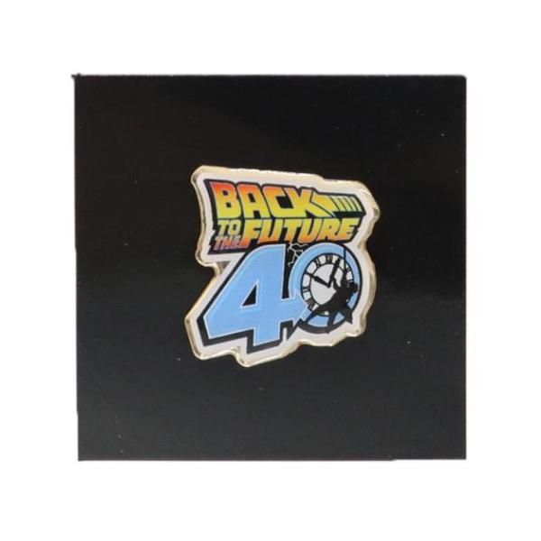 「ピンバッジ」 ピンズ バックトゥザフューチャー ピンバッジ Back to the Future 40THロゴ コレクション雑貨 懐かしさとトレンドを融合したデザイン 大ヒット映画[BACK TO THE FUTURE/バックトゥザフュー...