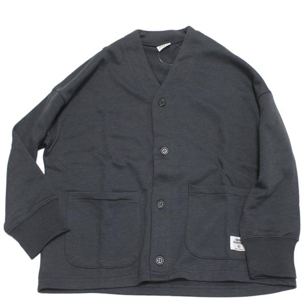 JEANS.B ジーンズベー“ジーンズベー”のスウェット カーディガンスウェット素材の柔らかい質感が魅力のカーディガンです。シンプルデザインで他のアイテムとも合わせやすく、通学にも活躍。ちょっとした羽織として重宝するアイテムです。関連キーワ...