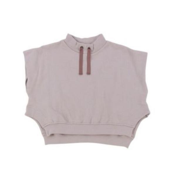 Ocean＆Ground オーシャン＆グラウンド“オーシャン＆グラウンド”のモックネックスウェットベスト肩落ちのワイドシルエットに、遊びを加えたサイドアーチが着映え◎秋口〜春先までロングシーズン活躍してくれる便利なアイテム。デイリーに着回し...