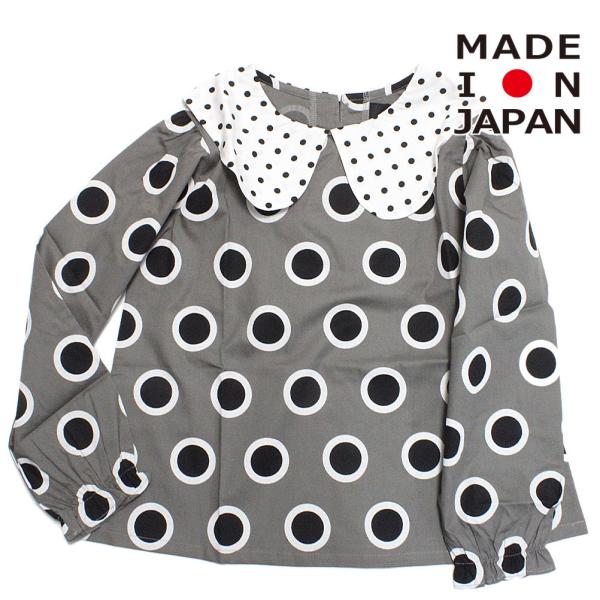 pilkku ピルック“ピルック”のダブルドットビッグカラーブラウスダブルドット柄の総柄が目を惹くデザイン。バックネックはボタン開き仕様になっています。ハリ感がありしっかりした素材感。大きめの衿がアクセントになっています。model：125...