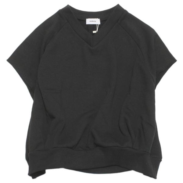 undeny. アンディニー“アンディニー”のデザインベストレイヤードにぴったりのVネックベスト。伸縮性のあるカジュアルな素材感のスウェット生地を採用。インナーにロングTシャツやシャツをレイヤードしても◎タック入りでたっぷりしたシルエットが...