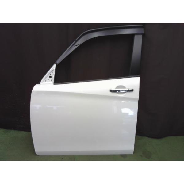 フロント左ドア ランディ 5AA-SGC27 フロント 左 ドア 2.0X 8人 QAB M2H3K 68002-52Z00