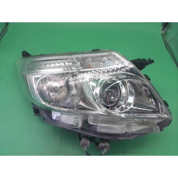 NOAH ノア DBA-ZRR80W 右ヘッドランプASSY SI ダブルバイビー 7人 070