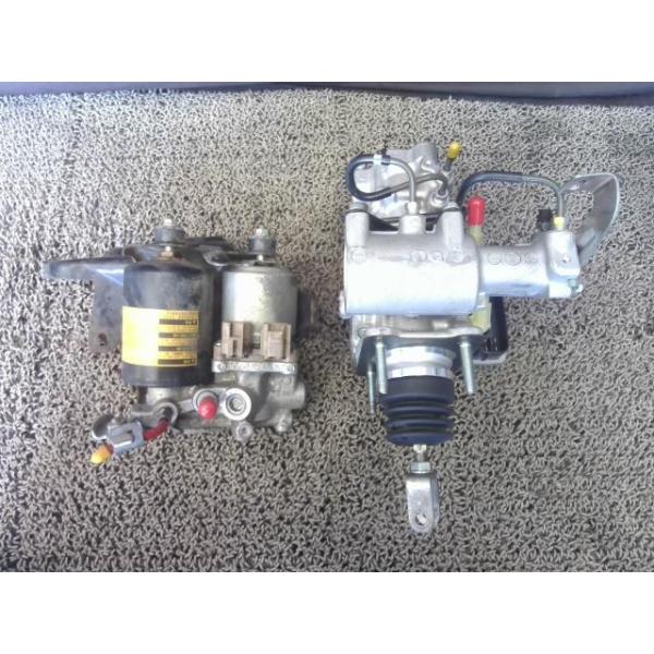 プリウスα DAA-ZVW41W ABSブレーキ アクチュエーターユ ニット G 5人