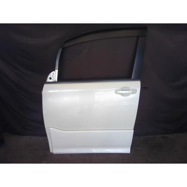 NOAH ノア DBA-ZRR80W フロント 左 ドア SI 8人 070 M308 67002-28280