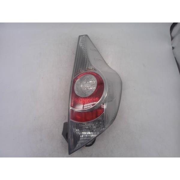 美品❗️NHP10 アクア　テールランプ　右側 アクア DAA-NHP10 右テールランプ S 040 52-252 81550-52A83 81550