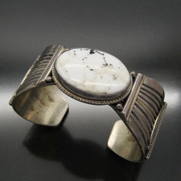 楽天市場】ホワイト バッファロー バングルの通販 激渋 シルバー