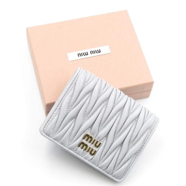 未使用 MIU ミュウミュウ 二つ折り財布 マテラッセ ラムスキン