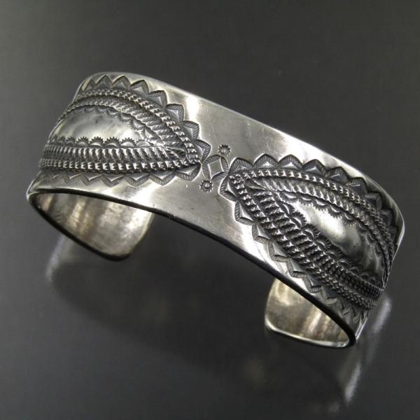 Perry Shorty ペリーショーティー シルバー バングル Perry Shorty ペリーショーティー シルバー バングル Perry Shorty