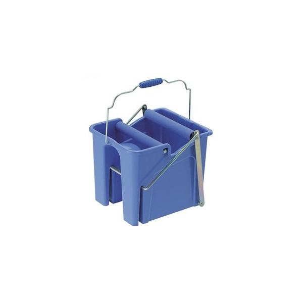 ペダルを踏むだけで楽な姿勢で絞れます。ホースホルダーを兼ね備えた注水口付きです。【規格】サイズ:約310mm×約360mm×約295mmタンク容量:14L重量:約2.8kg【材質】タンク:PPローラー:PVCペダル:PP構成部品:スチール