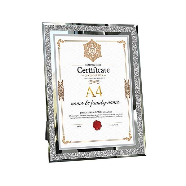 A: ガラス製でフレームはシルバーの縁がとてもオシャレ。ラメグリッターガラスの重なりがキラキラ輝き、写真をより一層華やかに見せてくれます。B:卒業証書や賞状や表彰状、感謝状や許可証、ポスター、絵画、アートフォト、アートフレーム、フォトフレー...