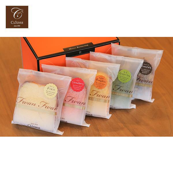 濃厚な豆乳を使用した、ふわふわしっとりのパウンドケーキです。栄養満点でボリュームたっぷり。ティータイムだけでなく、朝食にもおすすめです。プレーン・ストロベリー・かぼちゃ・チョコマーブル・抹茶の5種類をセットにしました。