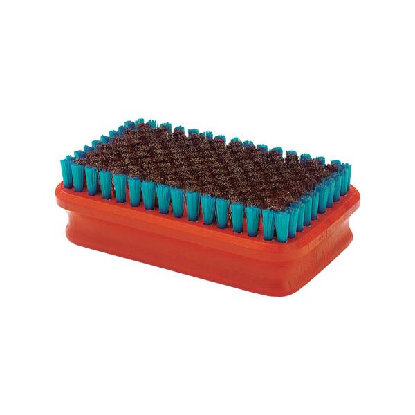 ■BRUSHワクシングの前にブラッシングし、滑走面に残ったケバや酸化膜をを取り除き滑走面を整える。低温用の硬いワックスを塗った後のファーストブラシとしても使用。●毛足長さ：12mmリフレッシュニングの二番目に使用。またはスクレーピング後の最...