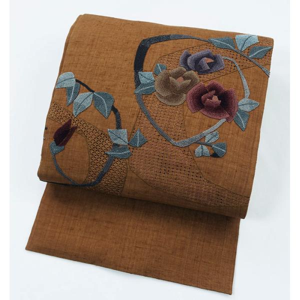 九寸名古屋帯 紬地 汕頭刺繍 相良刺繍 つる薔薇模様 お太鼓柄 正絹 10786