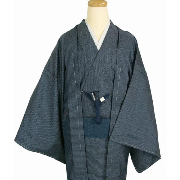 未使用品　和服　正絹　変わり亀甲模様　大島紬アンサンブル(仕付け糸)早い者勝ち 未使用品 和服 正絹 変わり亀甲模様 大島紬アンサンブル(仕付け