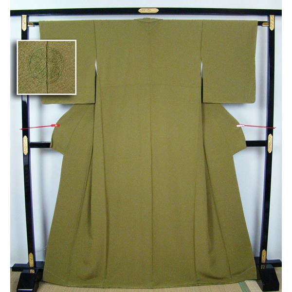 色無地 しつけ糸付き 未使用 一越縮緬 違い矢縫い紋入り 正絹 9571  