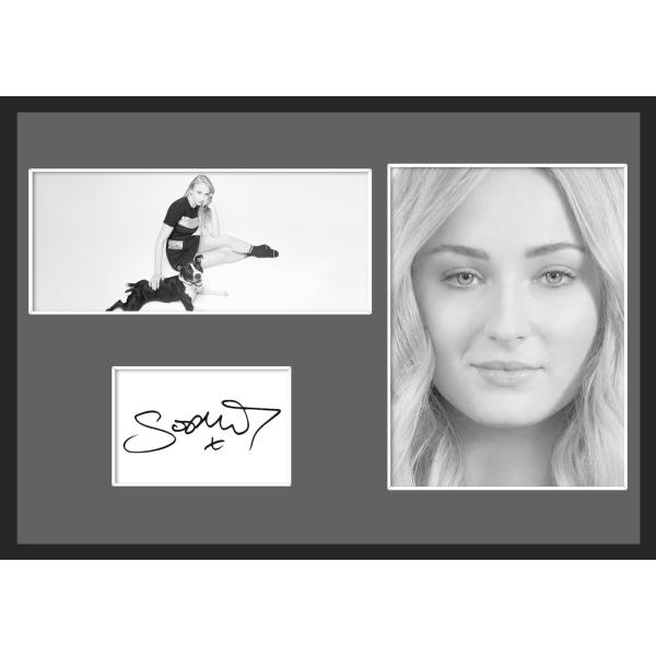 10種類!Sophie Turner/ソフィー・ターナー/女優/ドラマ/映画/サインプリント&amp;証明書付きフレーム/BW/モノクロ/ディスプレイ(3-3W）