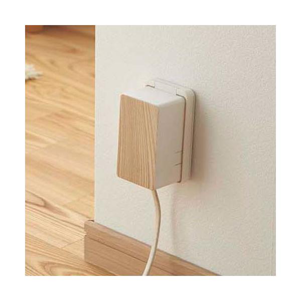 コンセントの引き抜き・事故予防に。コンセントプレートをカバーしてお子様やペットのいたずらや思いがけないケガ、事故の防止に役立ちます。1〜3口のコンセントにご使用できます。■ 商品サイズ約7X6X12cm / 約62g■ 対応サイズ1〜3口の...