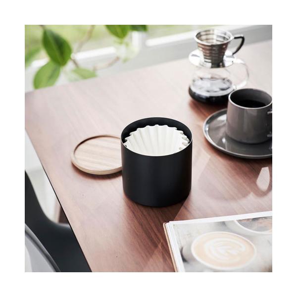 ※沖縄県への発送は別途送料が掛かります。※代引き支払いの場合は、別途代引き手数料が掛かります。置き場所に困るバスケットタイプのコーヒーペーパーフィルターを美しく収納!1〜2・2〜4杯用にピッタリ。コーヒーグッズも収納可能。蓋付きなので、ほこ...