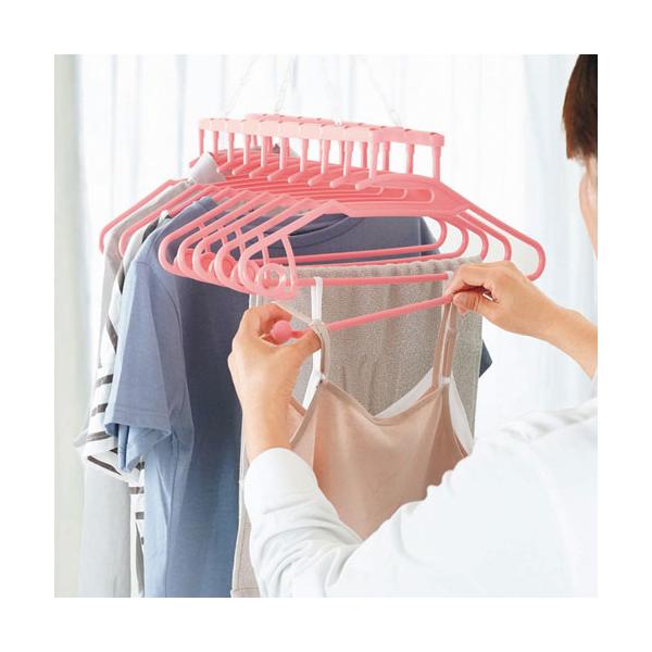一度に干せて一度に取り込める10連ハンガー。Tシャツの襟ぐりを伸ばさずに掛けられる。バーが外せるから、キャミソール等の肩紐のある服も干しやすい！■商品サイズ使用時：460×375×420mm収納時：800×190×73mm■商品重量612g...