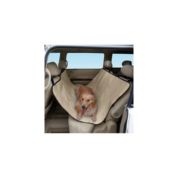 車内の汚れを防ぐ簡易型のドライブシートです。シートの表面には撥水加工、裏面には防水加工が施されているので、水分が染み込むことなく、拭き取ることができます。汚れても水洗いできます。付属ベルトを前・後部座席のヘッドレスに掛けて使用します。後部座...