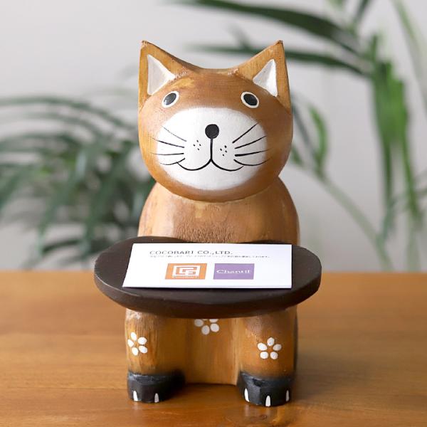 トレイを持ったバリネコ(M)スタンド　猫グッズ 雑貨 ネコ雑貨 カードスタンド 鍵置き ナチュラル バリ雑貨 エスニック雑貨 アジアン雑貨