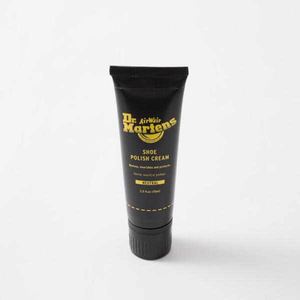 『チューブタイプの艶出しクリーム』レザーの保護や、表面のツヤ出しにご使用いただけるシューポリッシュです。皮革に栄養を与え、ソフトでしなやかにし、雨や汚れから守ります。スポンジノズルが付いており、直接靴にクリームを塗ることが出来ます。 &lt...