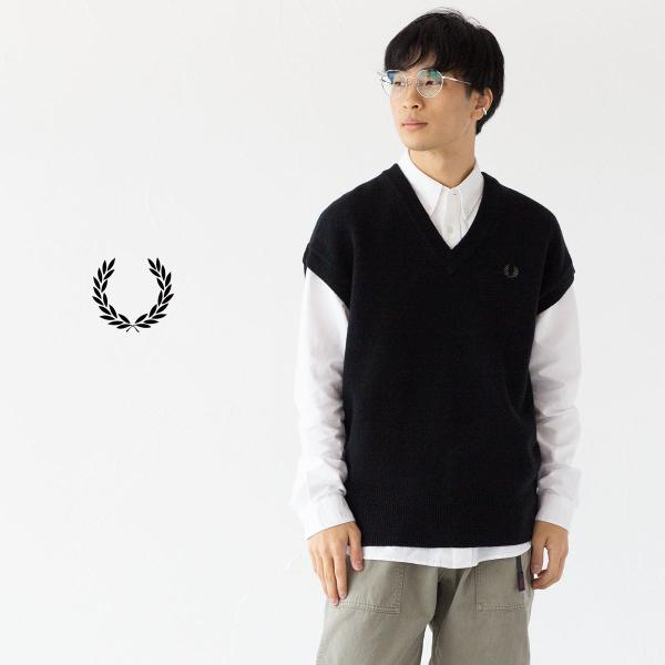 フレッドペリー　ロゴ入り黒ニットベスト FRED PERRY フレッドペリー ニット ベスト ラムウール タンク