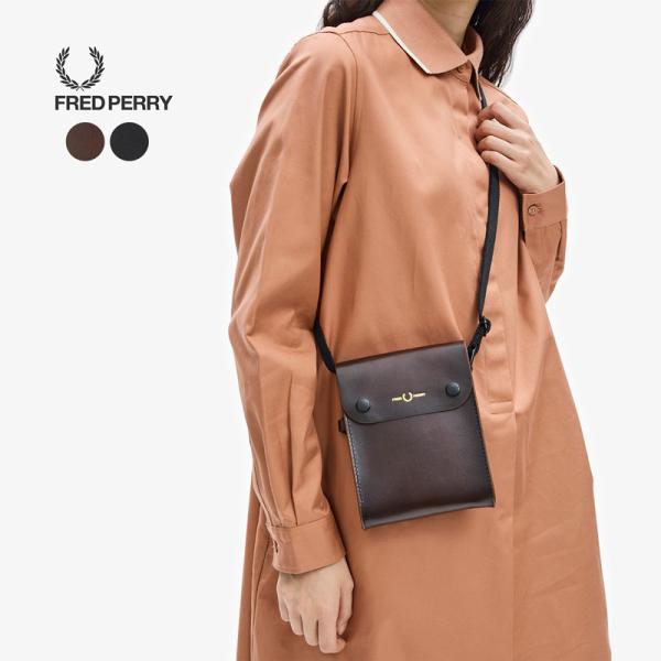 FRED PERRY フレッドペリー バーニッシュド レザー ポーチ FRED PERRY フレッドペリー バーニッシュド レザー ポーチ