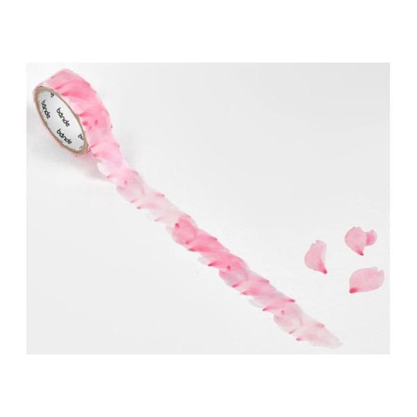 【商品説明】めくるたびに現れるいろんな絵柄が楽しい、１枚ずつめくれるマスキングテープとマスキングテープのセットです。　手帳、ノート、メッセージカードなどのデコレーションが楽しめます。【仕様】●マスキングロールステッカー●柄：桜の花びら　舞●...