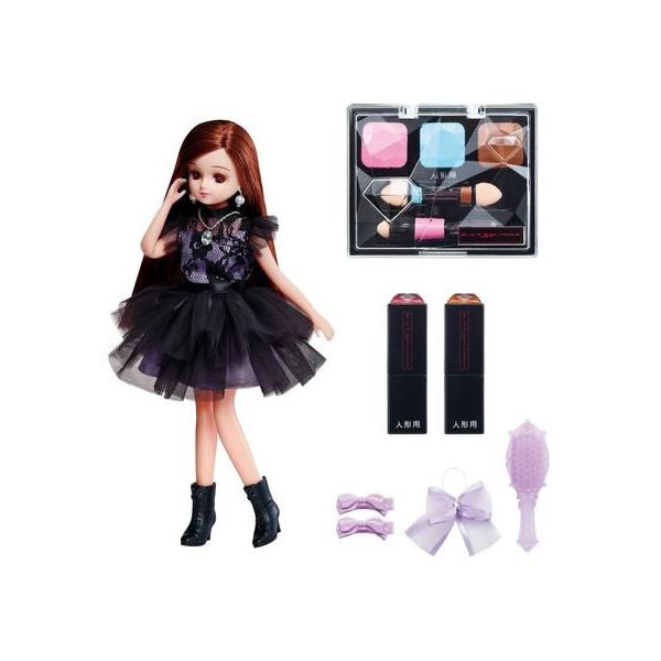 【商品説明】本物みたいな人形用コスメでメイク遊びが楽しめるリカちゃんセットです。　ダイヤカットデザインがかわいい「３ジュエルメイクパクト」と天面のジュエルがポイントの「ジュエリーリップ」でリカちゃんにメイクすることができます。　ジュエリーリ...