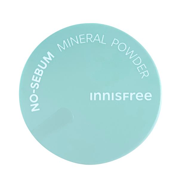 テカりをおさえて赤ちゃんのようなサラサラ、すべすべ肌を演出する皮脂コントロールパウダー皮脂吸着パウダーとミネラル皮脂コントロールパウダーが過剰な皮脂を吸着し、触りたくなるすべすべ肌に仕上げます。超微粒子のパウダーで軽やかな付け心地。日中の肌...